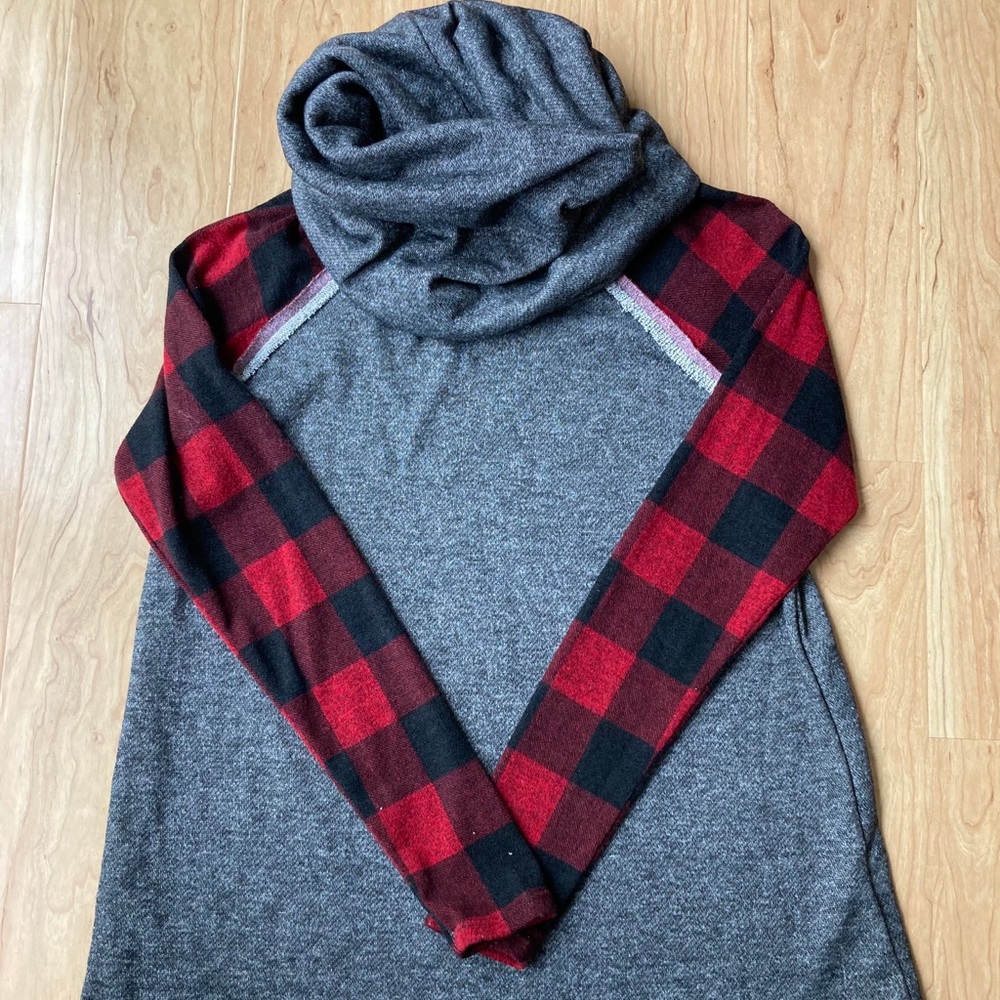 Buffalo Plaid Sweater - Picture 2 of 4